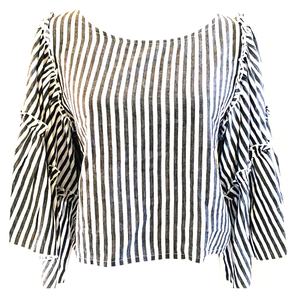 Ruffled sleeve crop top